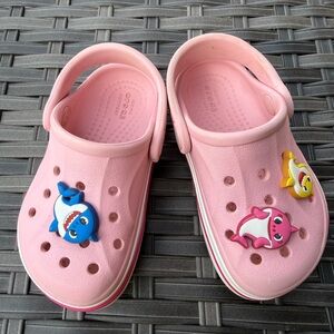 Pink Crocs toddler 6c